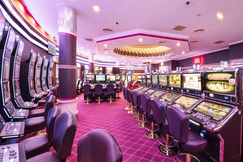 קיירניה Merit Crystal Cove Hotel Casino & Spa מראה חיצוני תמונה